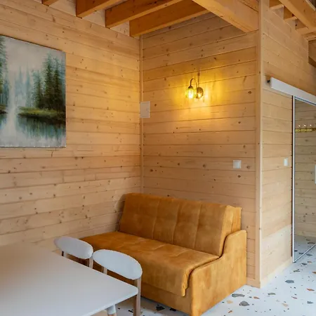 Holly House Osiek